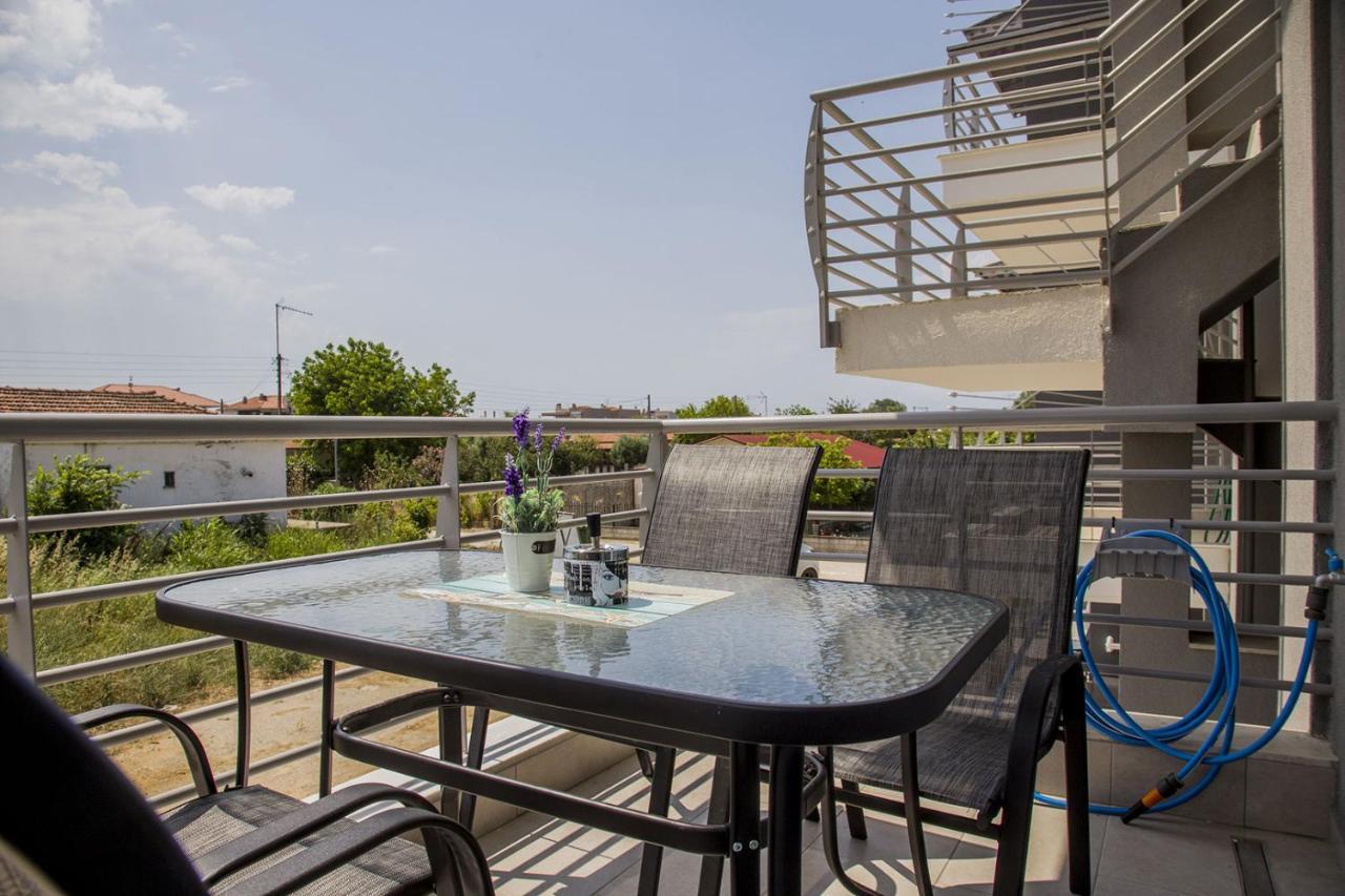 Kasta Bnb Ofrínion Exterior foto