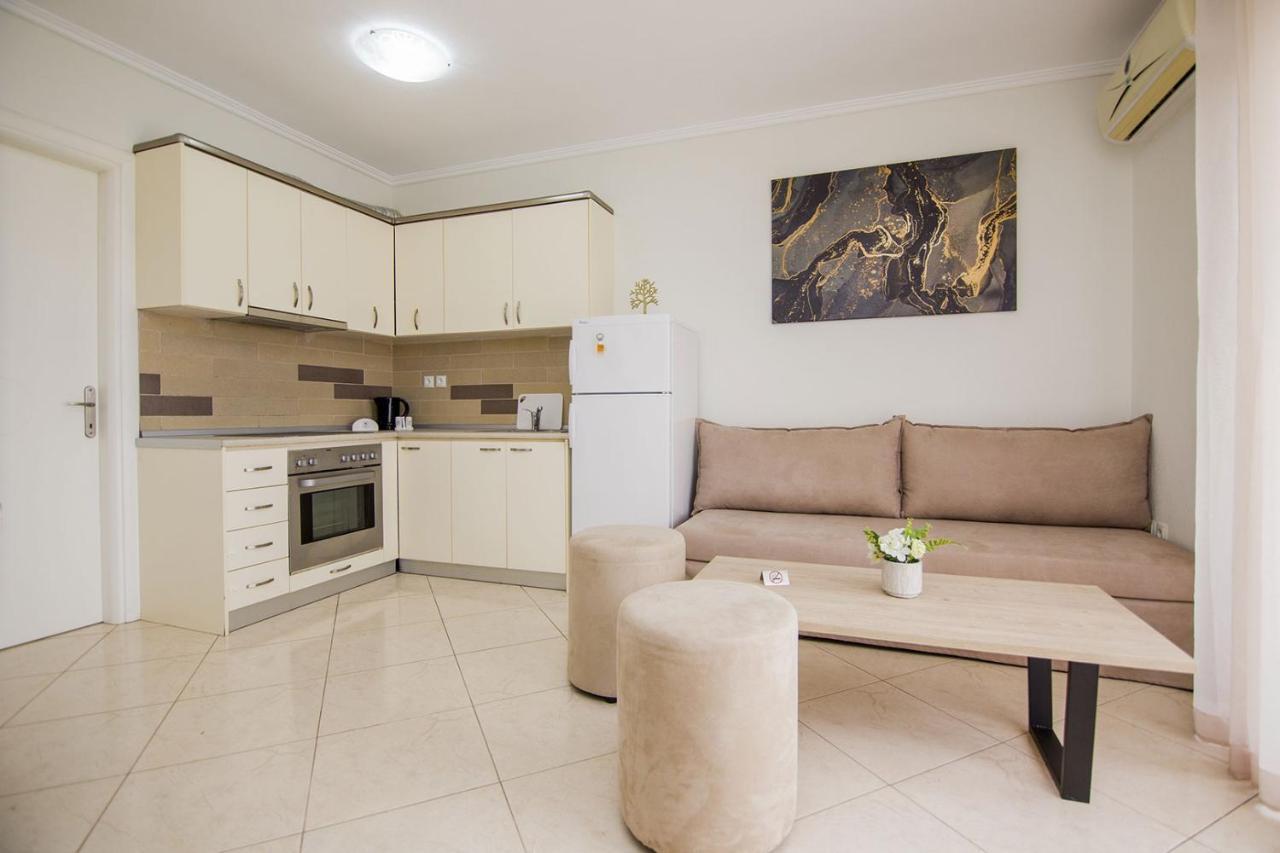 Kasta Bnb Ofrínion Exterior foto