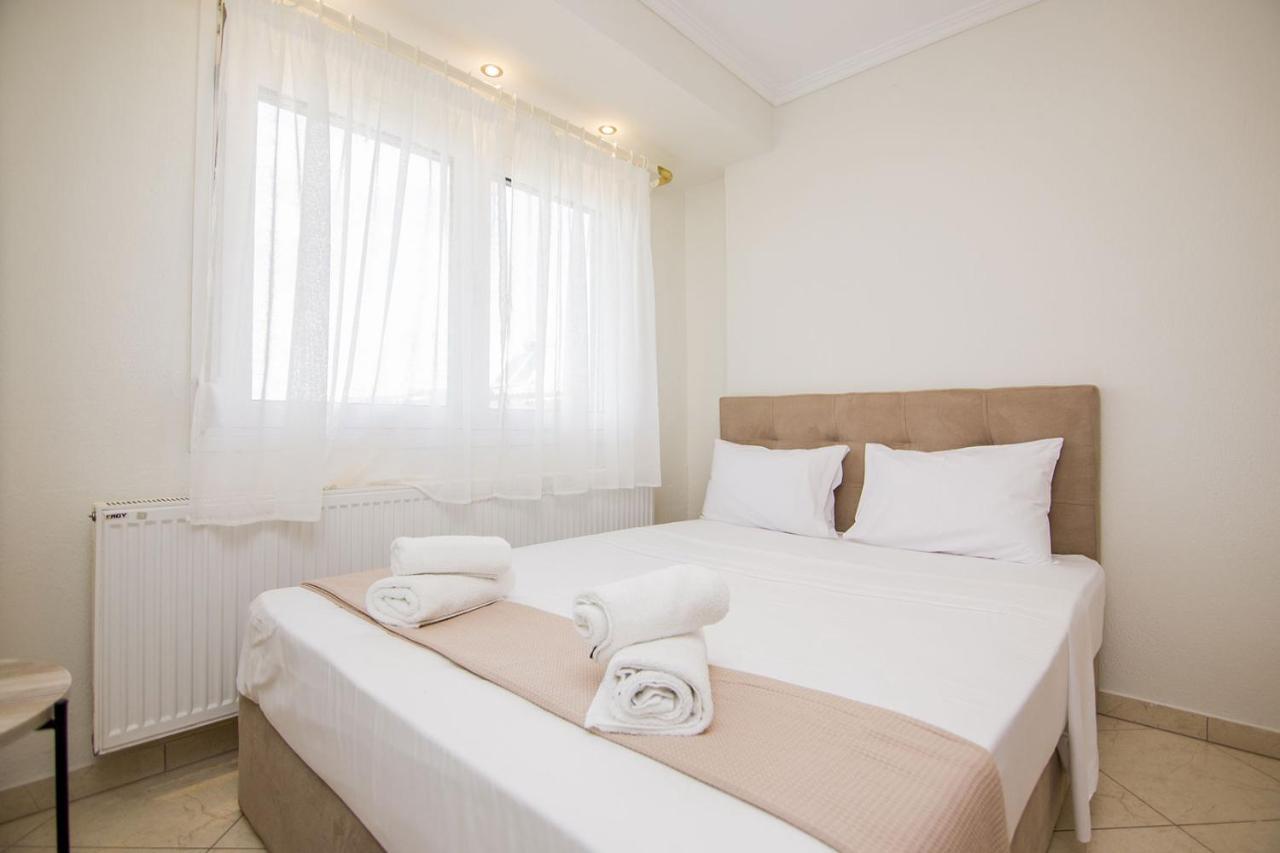 Kasta Bnb Ofrínion Exterior foto