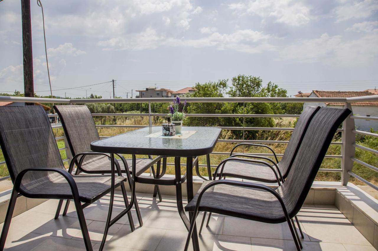 Kasta Bnb Ofrínion Exterior foto